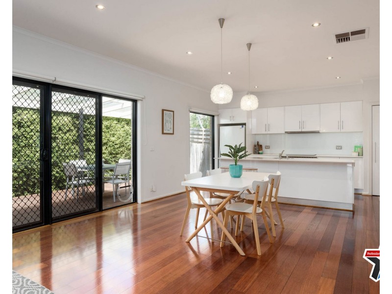 42 Sweetland Road, Mooroolbark VIC 3138