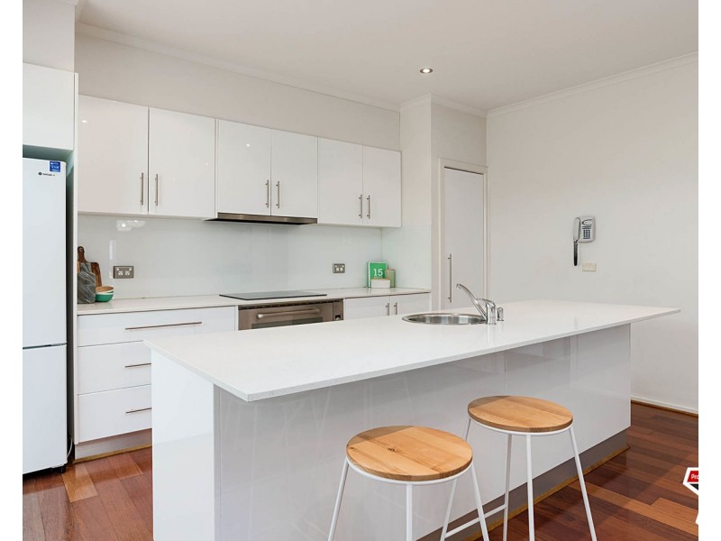 42 Sweetland Road, Mooroolbark VIC 3138