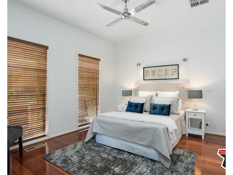 42 Sweetland Road, Mooroolbark VIC 3138