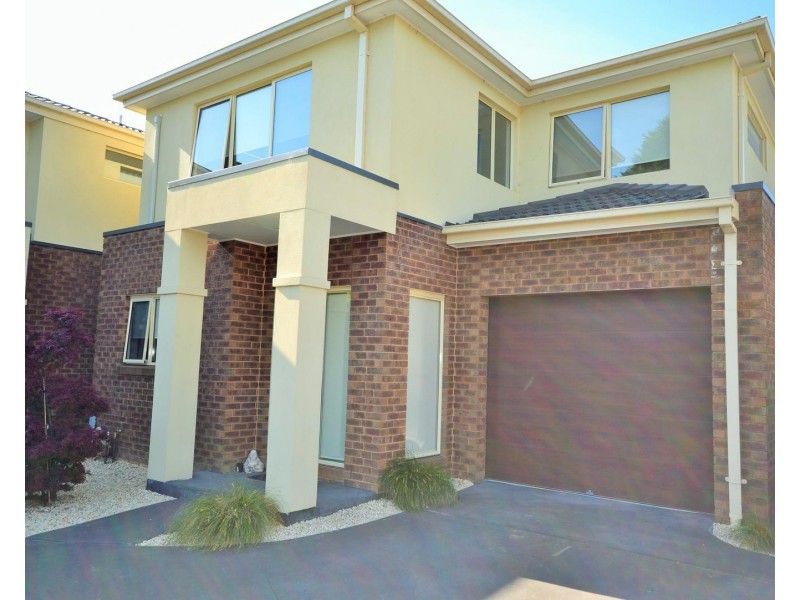2/17 Morelle Court, Mooroolbark VIC 3138