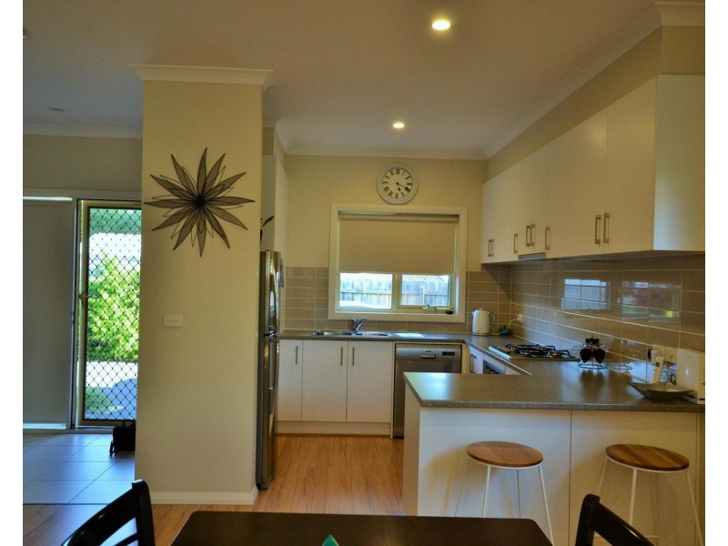 2/17 Morelle Court, Mooroolbark VIC 3138