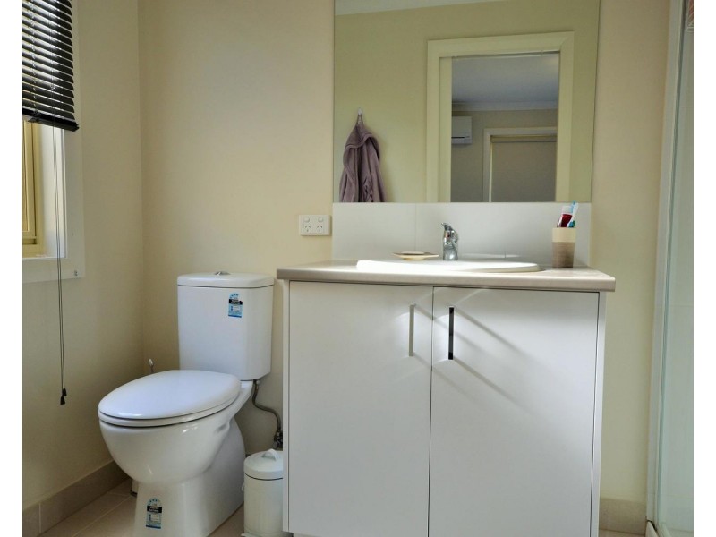 2/17 Morelle Court, Mooroolbark VIC 3138