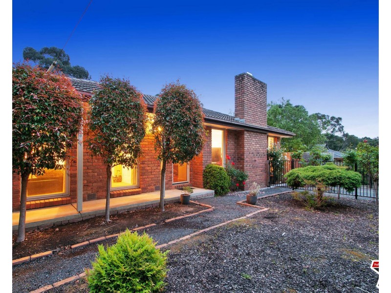 18 Currawong Road, Montrose VIC 3765