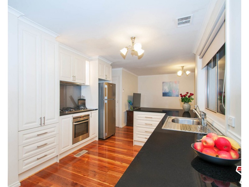 18 Currawong Road, Montrose VIC 3765