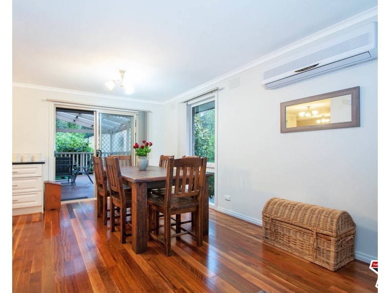 18 Currawong Road, Montrose VIC 3765