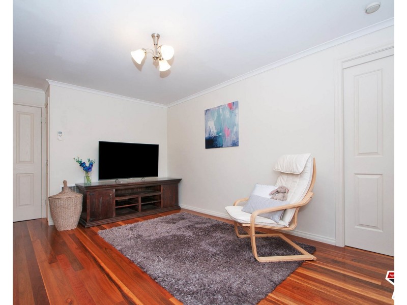 18 Currawong Road, Montrose VIC 3765