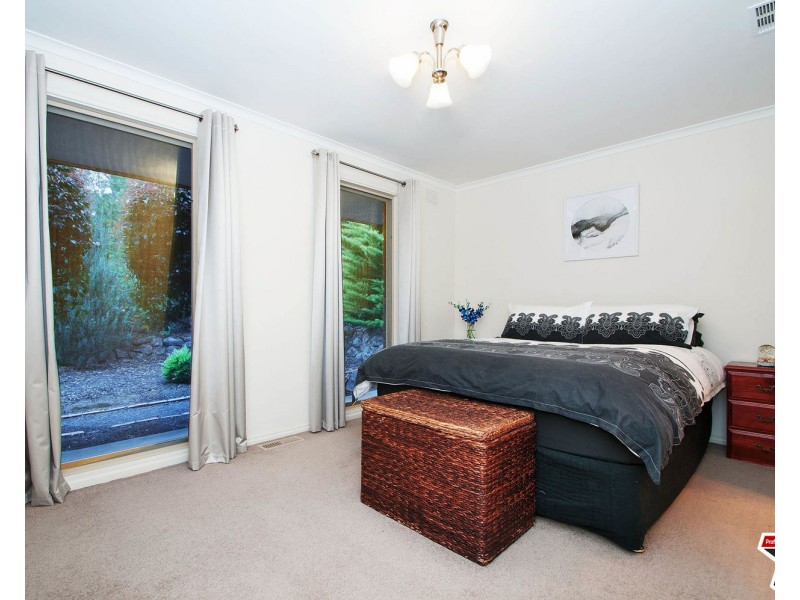 18 Currawong Road, Montrose VIC 3765