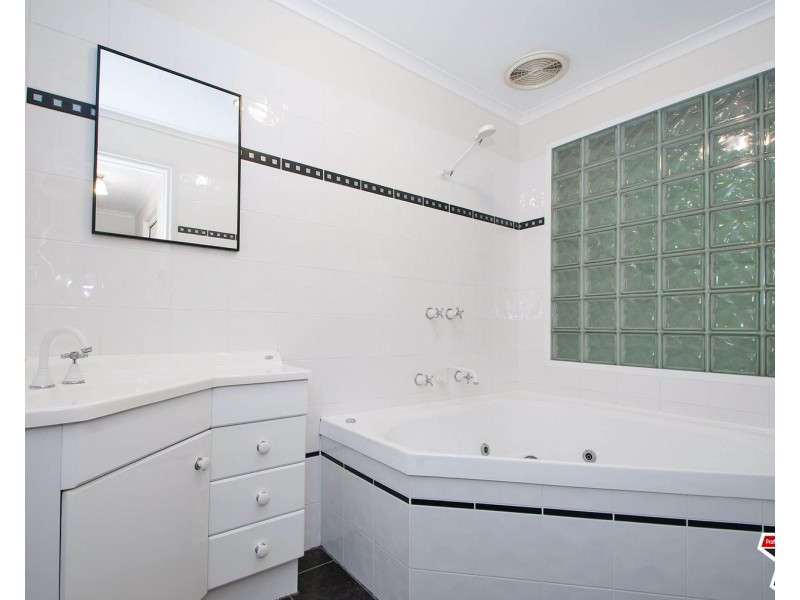 18 Currawong Road, Montrose VIC 3765