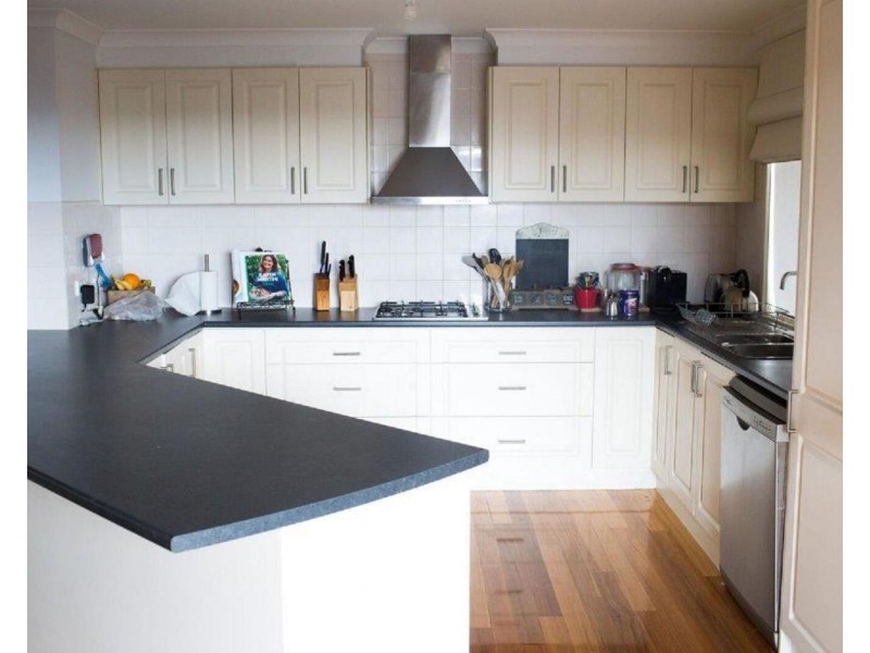 17 Pampero Court, Mooroolbark VIC 3138