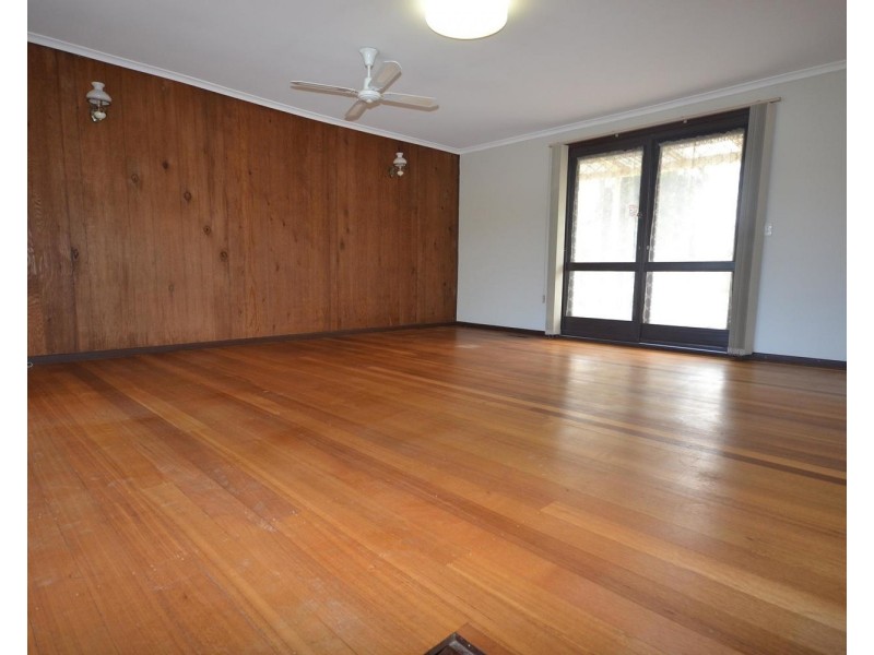 62 Mount View Parade, Croydon VIC 3136