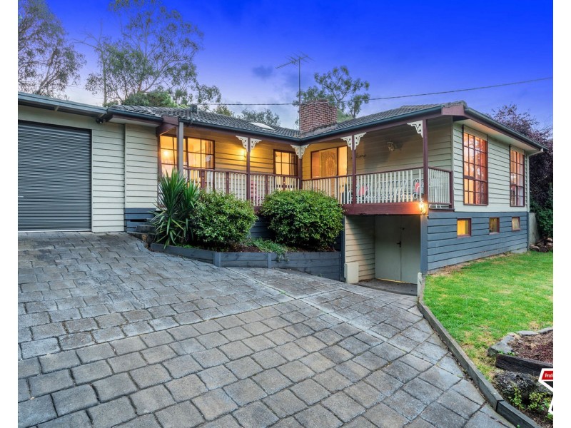 6 Farrar Way, Wandin North VIC 3139