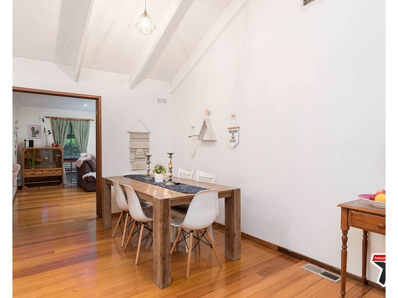 6 Farrar Way, Wandin North VIC 3139