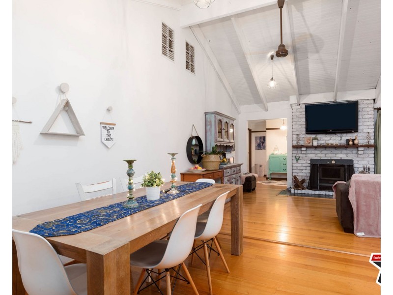 6 Farrar Way, Wandin North VIC 3139