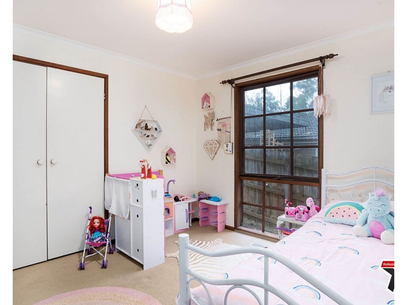 6 Farrar Way, Wandin North VIC 3139