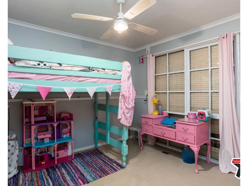 6 Farrar Way, Wandin North VIC 3139