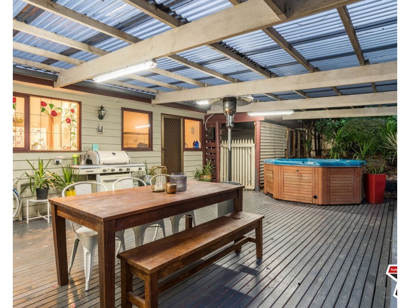 6 Farrar Way, Wandin North VIC 3139