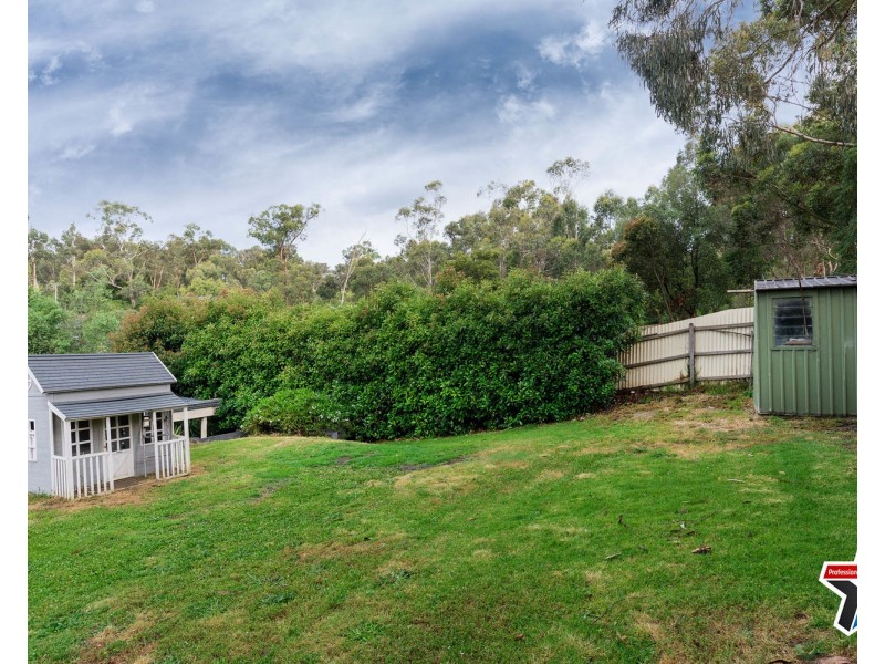 6 Farrar Way, Wandin North VIC 3139