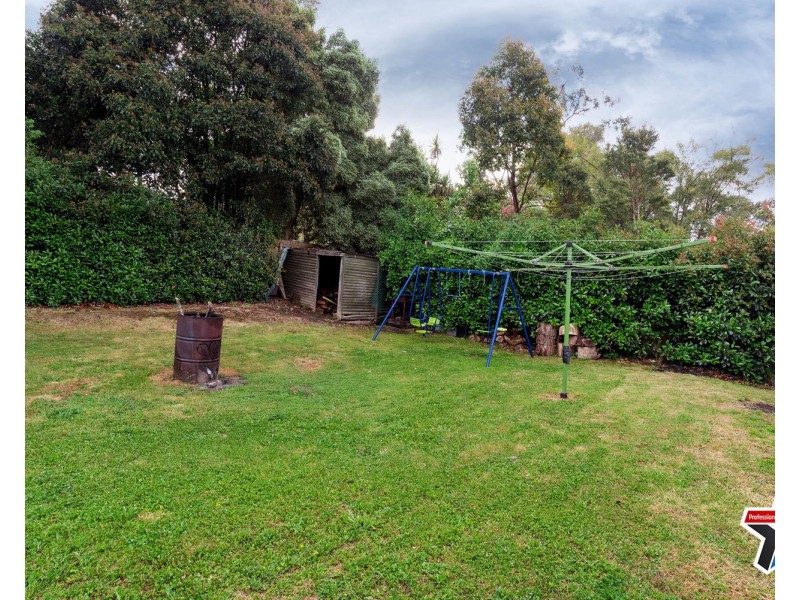 6 Farrar Way, Wandin North VIC 3139