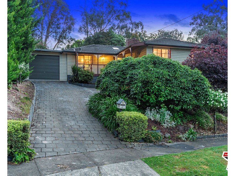 6 Farrar Way, Wandin North VIC 3139