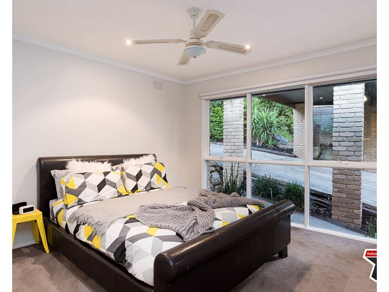 19 Sunrise Hill Road, Montrose VIC 3765