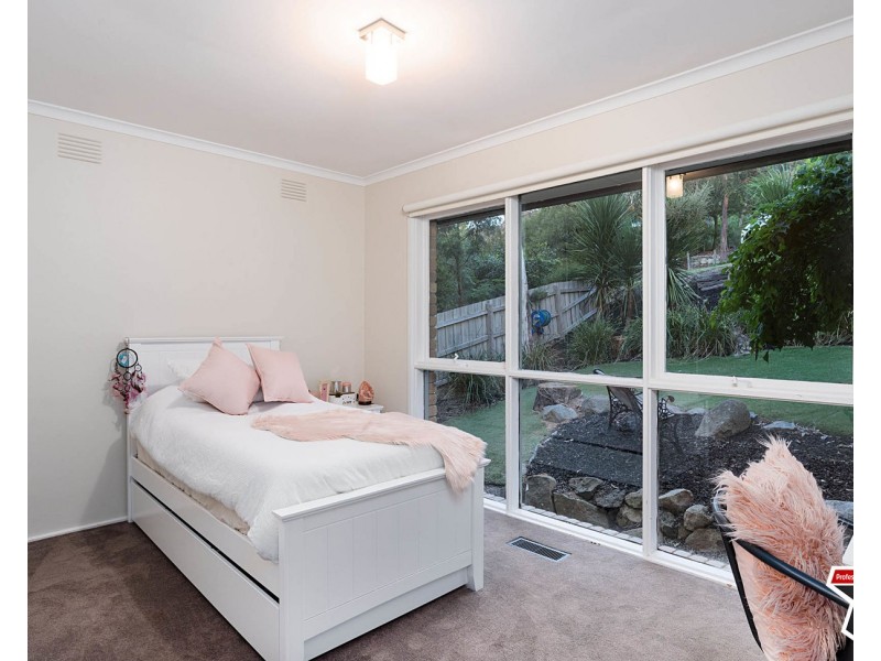 19 Sunrise Hill Road, Montrose VIC 3765