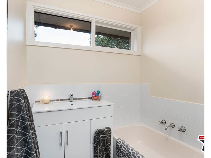 19 Sunrise Hill Road, Montrose VIC 3765