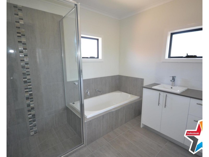 2A Wentworth Court, Mooroolbark VIC 3138