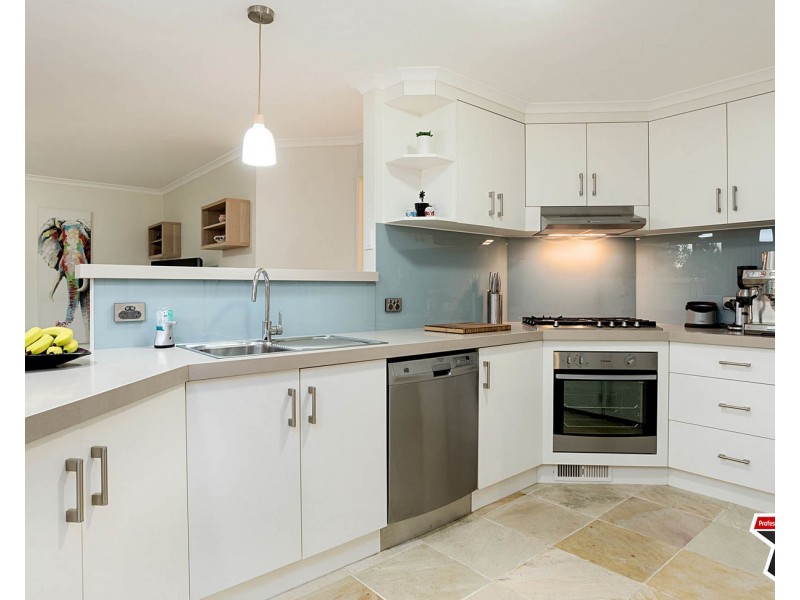 32 Autumn Grove, Mooroolbark VIC 3138