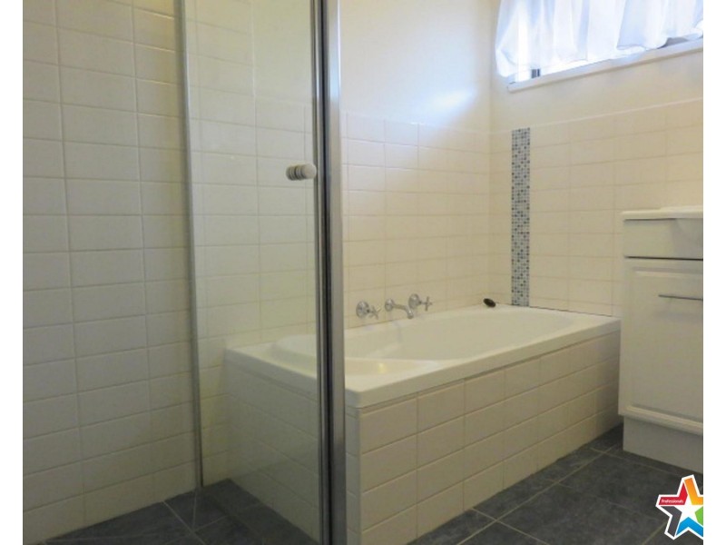 319 Wonga Road, Warranwood VIC 3134