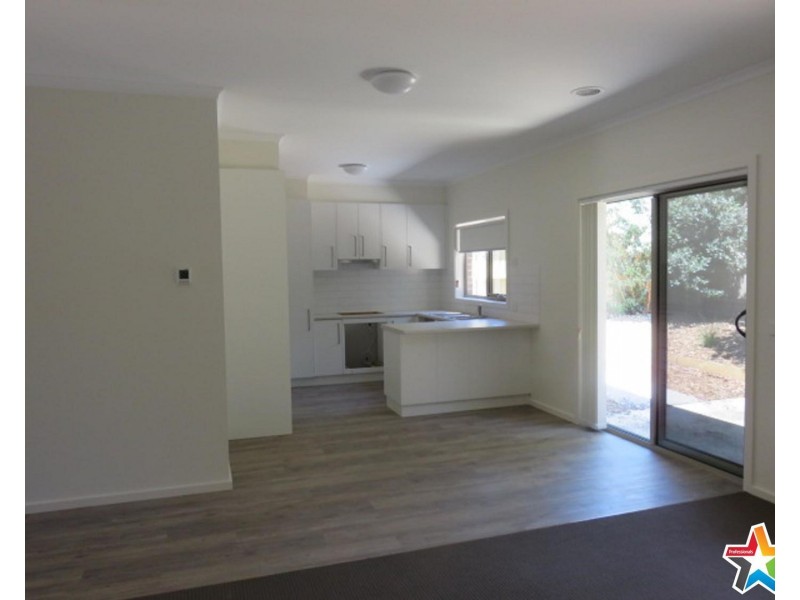 4/45 Newman Road, Croydon VIC 3136