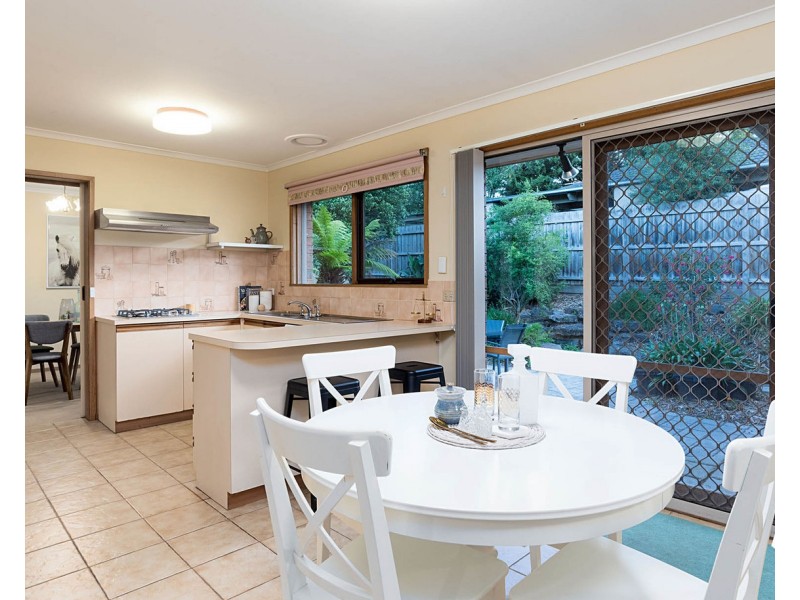 1 Tallarook Court, Croydon Hills VIC 3136