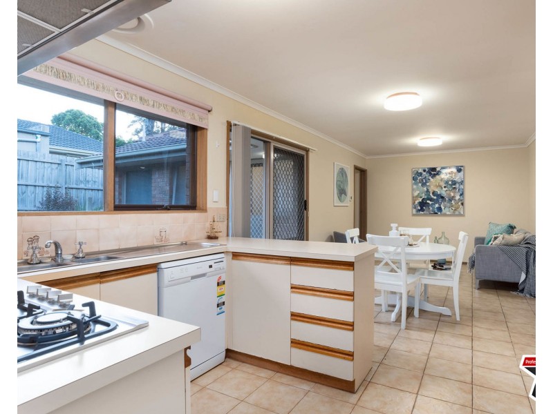 1 Tallarook Court, Croydon Hills VIC 3136