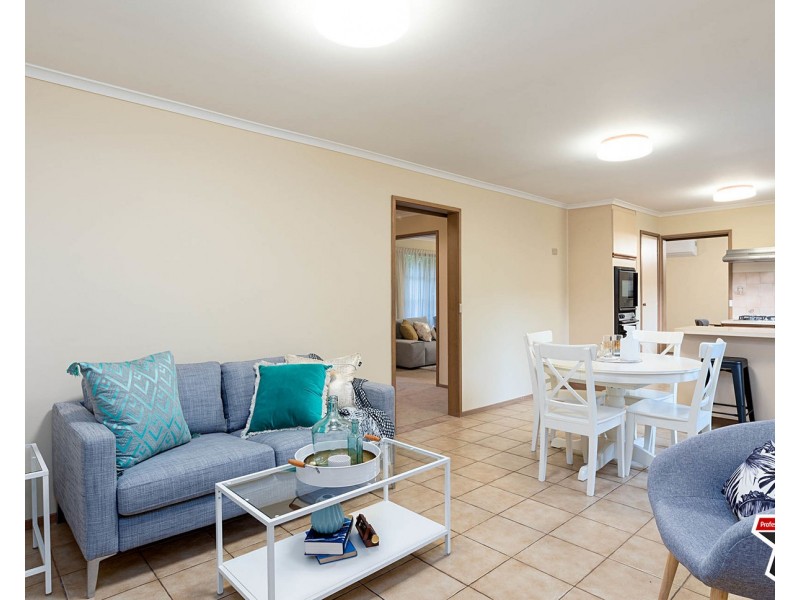 1 Tallarook Court, Croydon Hills VIC 3136