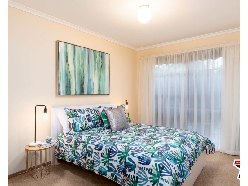 1 Tallarook Court, Croydon Hills VIC 3136