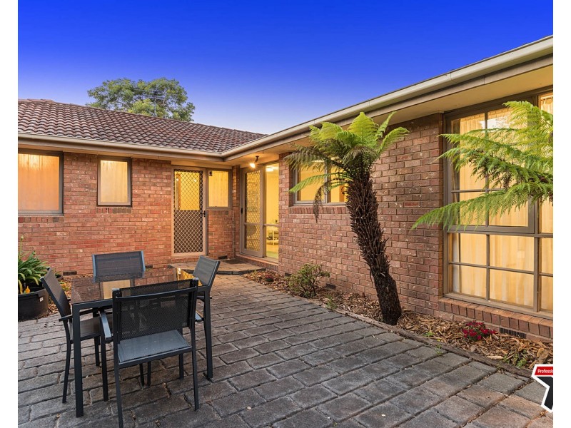 1 Tallarook Court, Croydon Hills VIC 3136