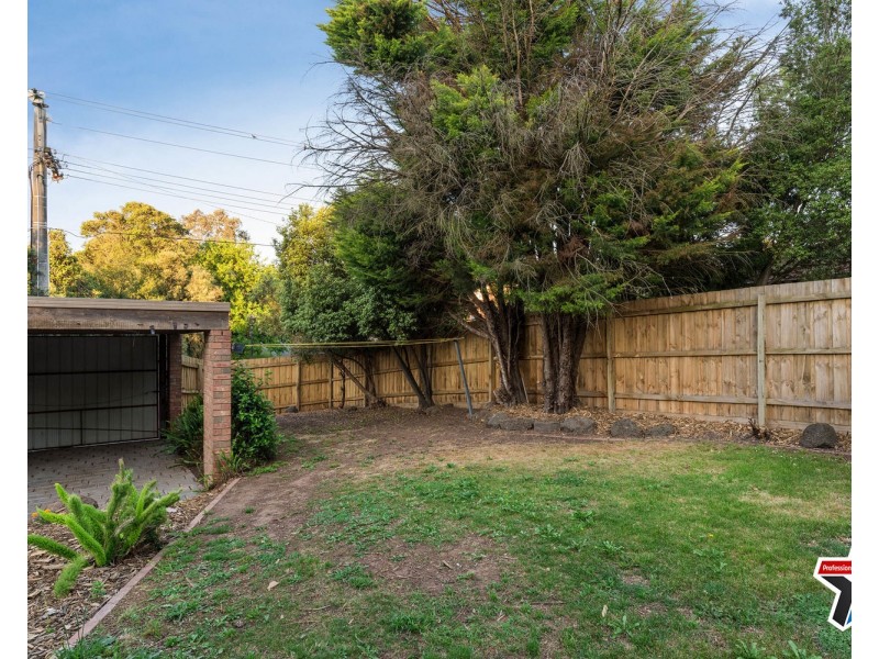 1 Tallarook Court, Croydon Hills VIC 3136