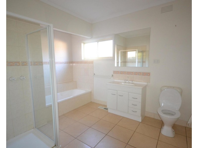 19 Shelley Avenue, Kilsyth VIC 3137