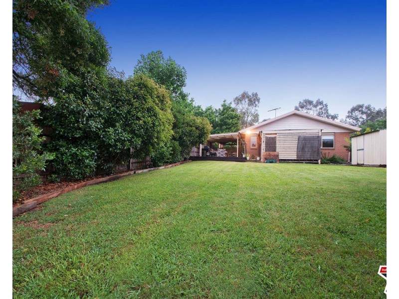 8 Lakeview Drive, Lilydale VIC 3140