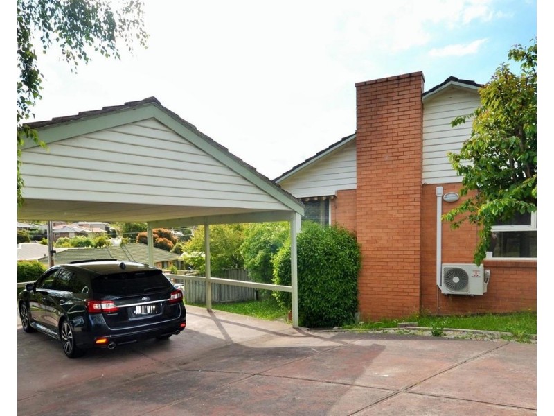 13 Swinburne Avenue, Mooroolbark VIC 3138