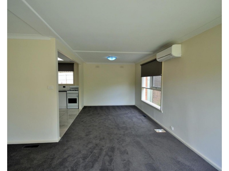 13 Swinburne Avenue, Mooroolbark VIC 3138