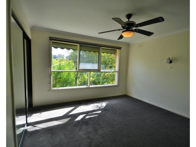 13 Swinburne Avenue, Mooroolbark VIC 3138