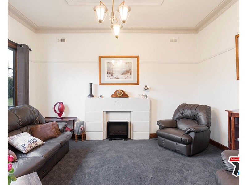 403 Warburton Highway, Wandin North VIC 3139