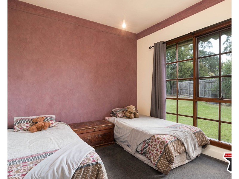 403 Warburton Highway, Wandin North VIC 3139