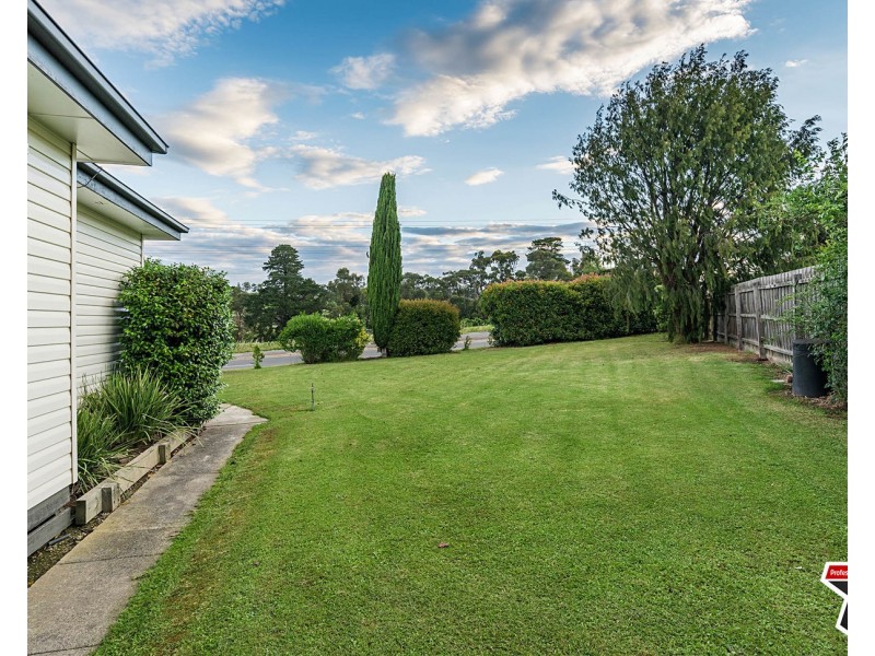 403 Warburton Highway, Wandin North VIC 3139