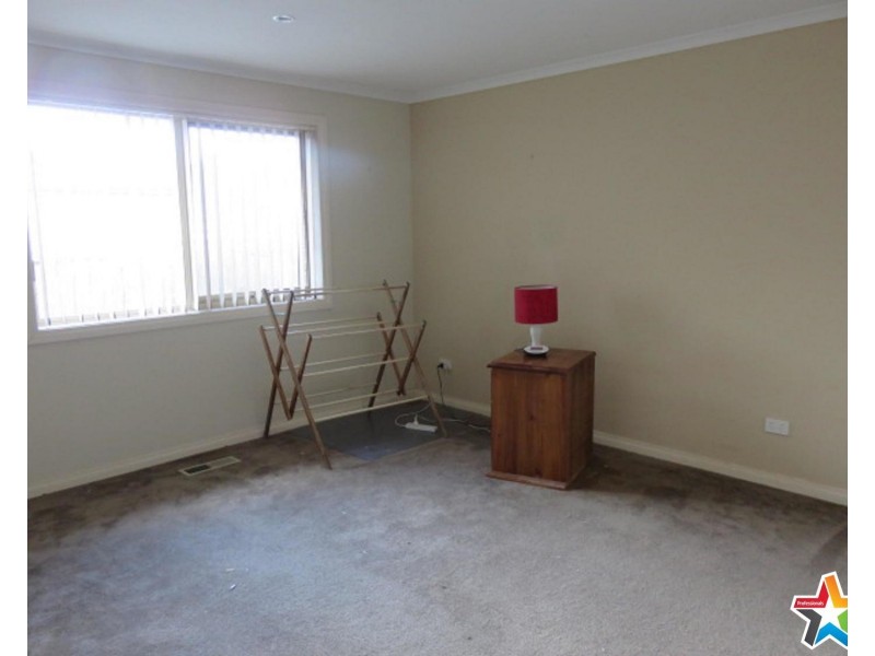 2/73 Cardigan Road, Mooroolbark VIC 3138