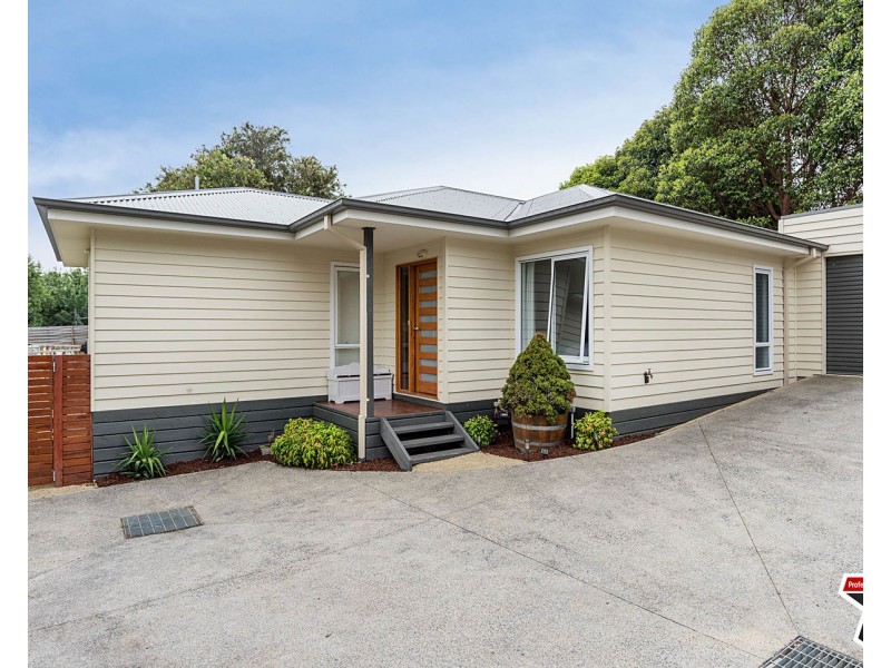 5a Wyuna Walk, Mooroolbark VIC 3138