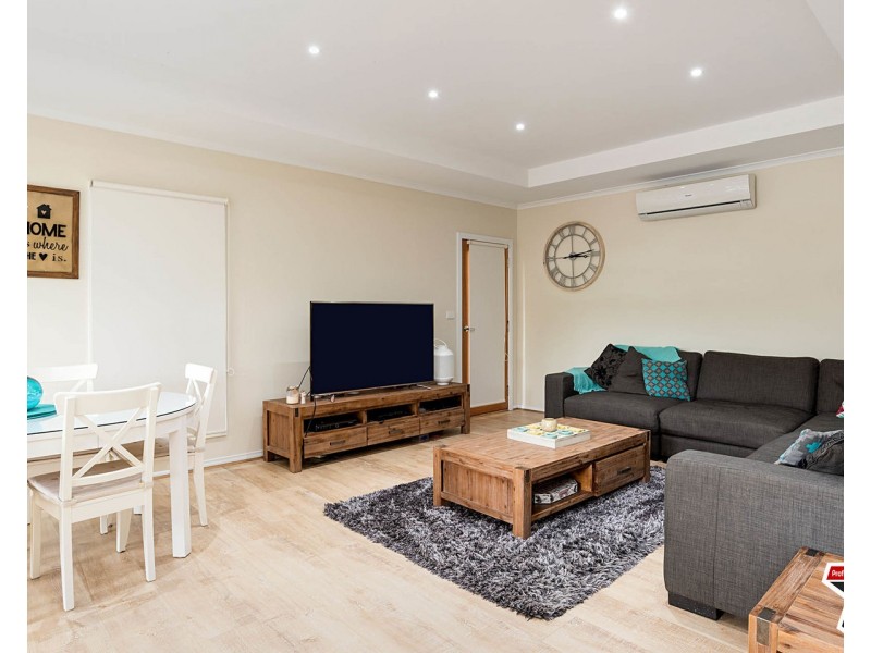 5a Wyuna Walk, Mooroolbark VIC 3138
