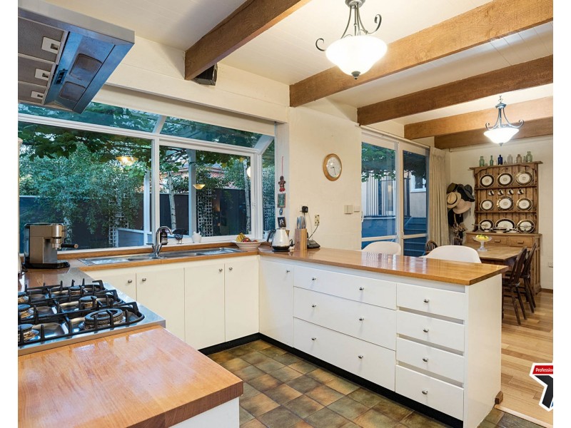 2 Erang Court, Mooroolbark VIC 3138