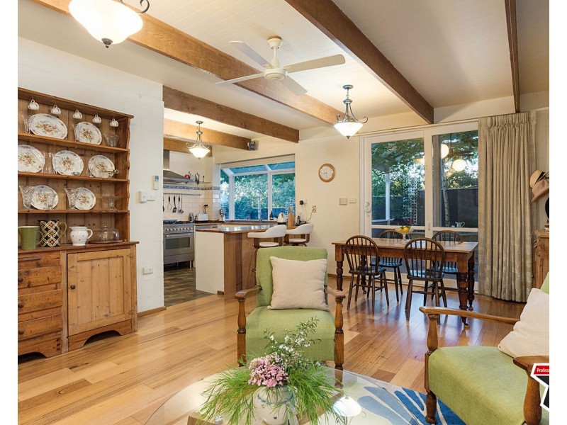 2 Erang Court, Mooroolbark VIC 3138