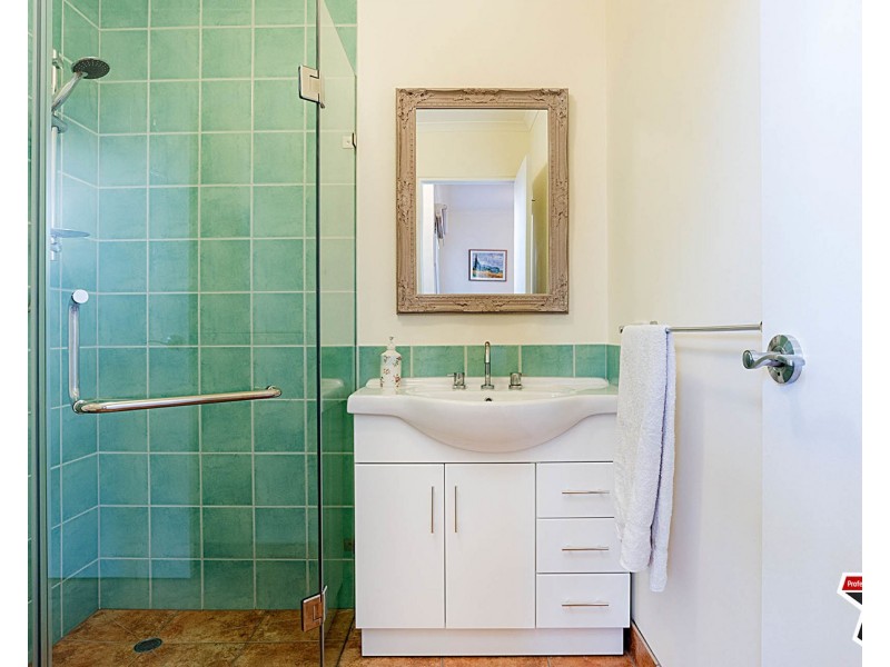 2 Erang Court, Mooroolbark VIC 3138